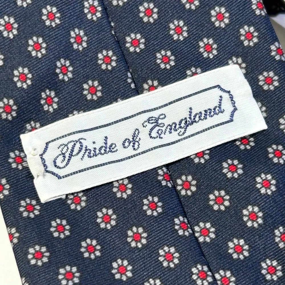 Pride of England Men Navy Blue Silk Tie Floral Medallion Dark Academia Retro Vtg
